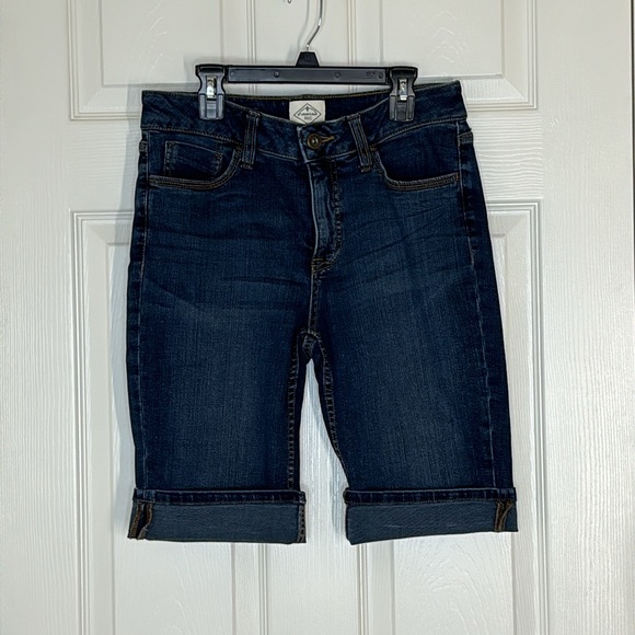 St. John’s Bay Denim Bermuda Shorts | Size 6 - Picture 4 of 6
